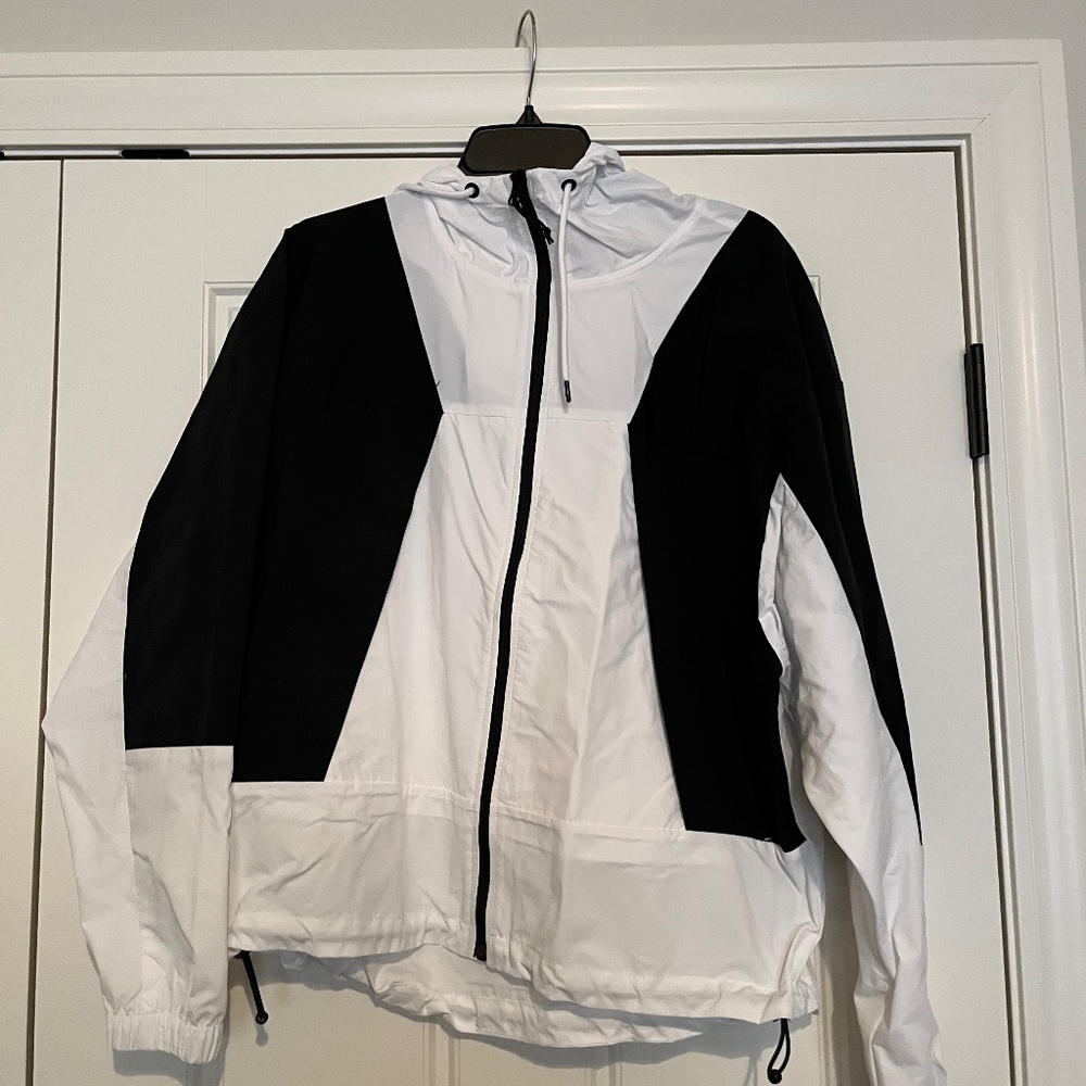 The North Face Wind Breaker